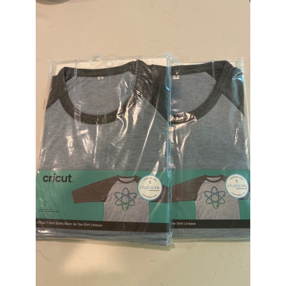 Cricut Unisex Raglan T-Shirt Blank Gray Charcoal Small Infusible Ink 2 pack!